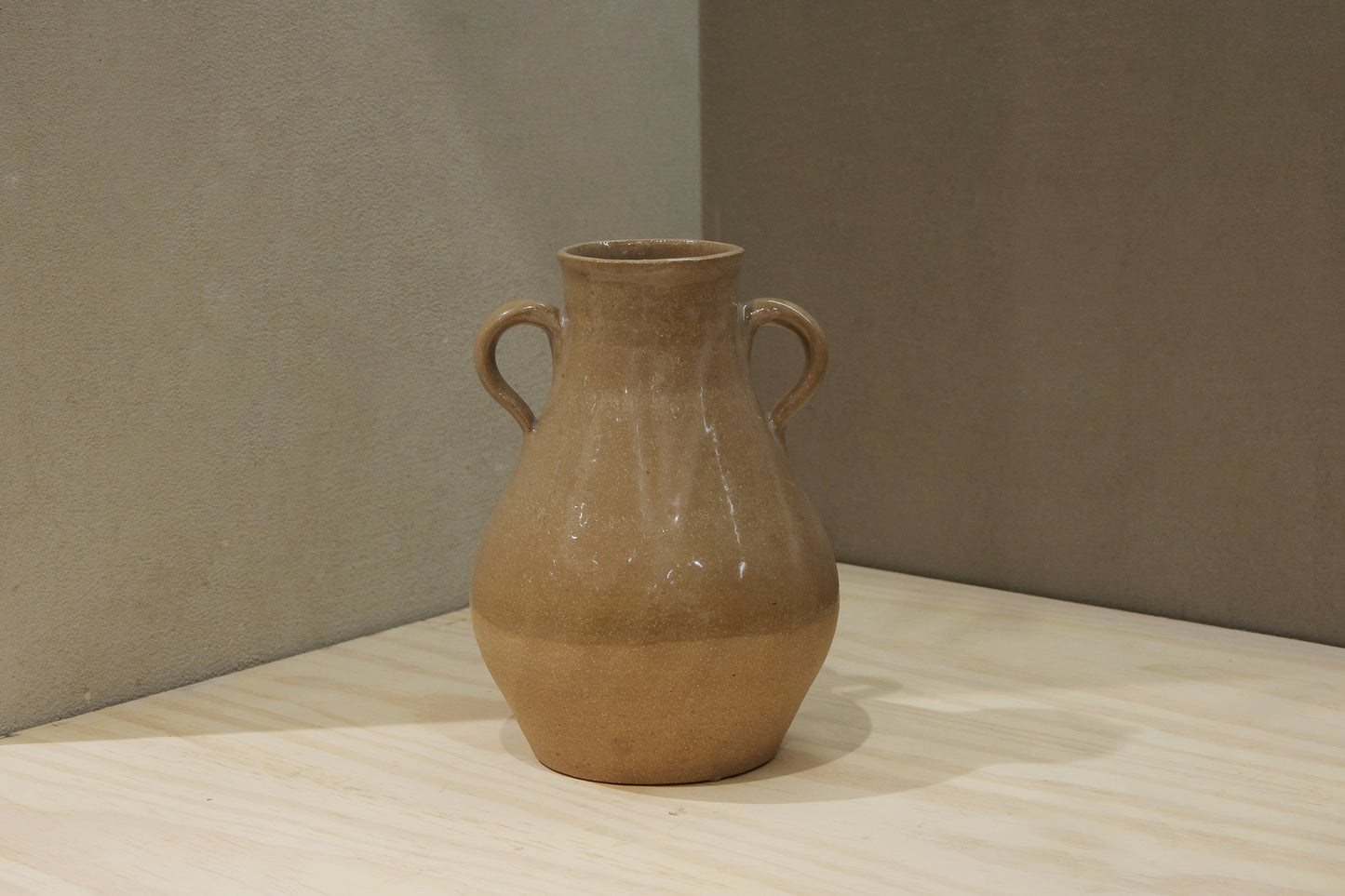 Vase- Amphora مزهرية امفورة