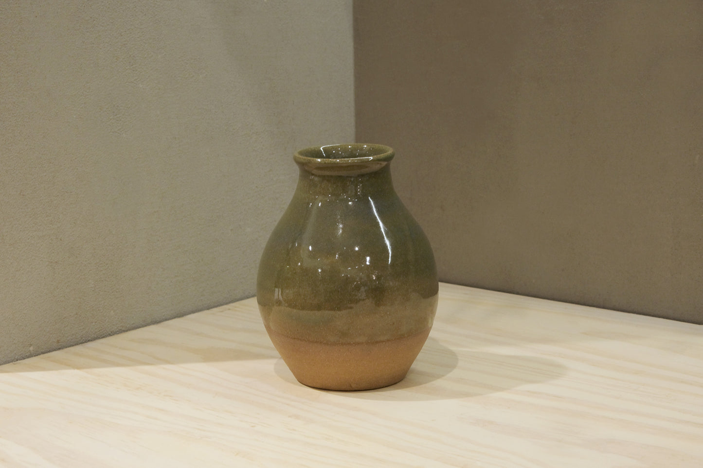 Vase- Hydria مزهرية هيدريه